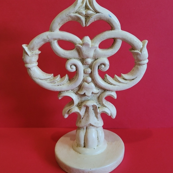 Antique Art Home Resin Finial Decor, Faux Ivory, 6" Tall. - Picture 5 of 8
